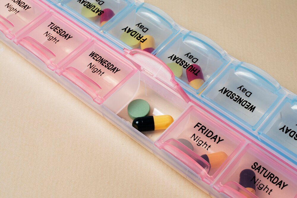High angle pills in box arrangement